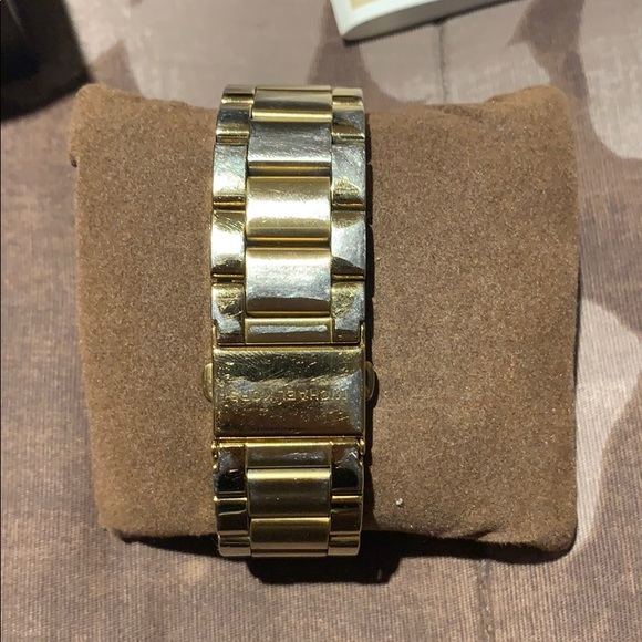 Michael KORS 5166 Gold Tone Watch - Used - Picture 4 of 5